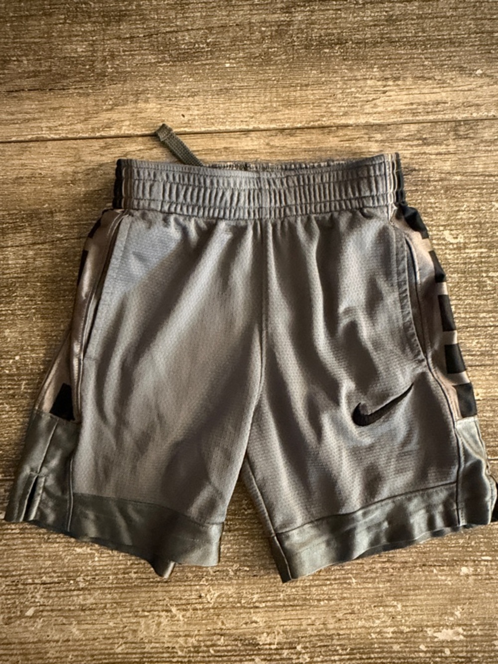 Nike boys mesh gray and black set of 2 shorts - Picture 6 of 9